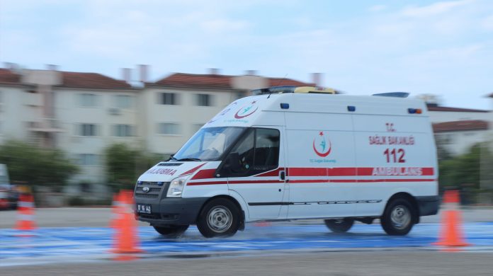 saglik-ambulans-polis