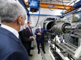 İlk yerli füze motoru törenle test edildi