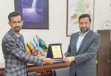 Sakarya Büyükşehir Belediyesi Başkanı Ekrem Yüce’ye teşekkür plaketi