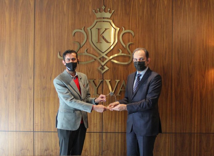 e8b5efa8-ff56-43c0-9d56-7374e12163d4