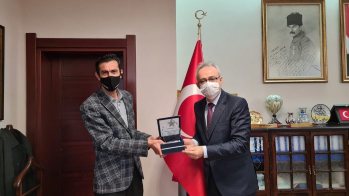 eaee491f-303b-4034-9aad-430d25e6c443