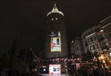 Galata Kulesi’ne 40 ülke ile 81 ilden gönderilen çocukların fotoğraf ve videoları yansıdı