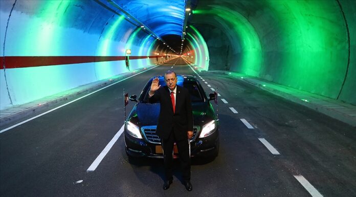 Cumhurbaşkanı Erdoğan: 19 yılda 567 kilometre uzunluğunda 364 tüneli hizmete açtık