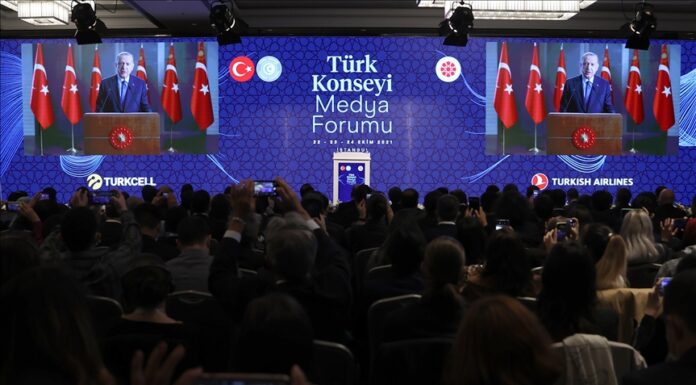 Cumhurbaşkanı Erdoğan: Sosyal medya toplumsal barışı tehdit eder konuma geldi