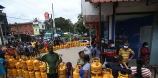 Sri Lanka Başbakanı: Ekonomimiz tamamen çöktü