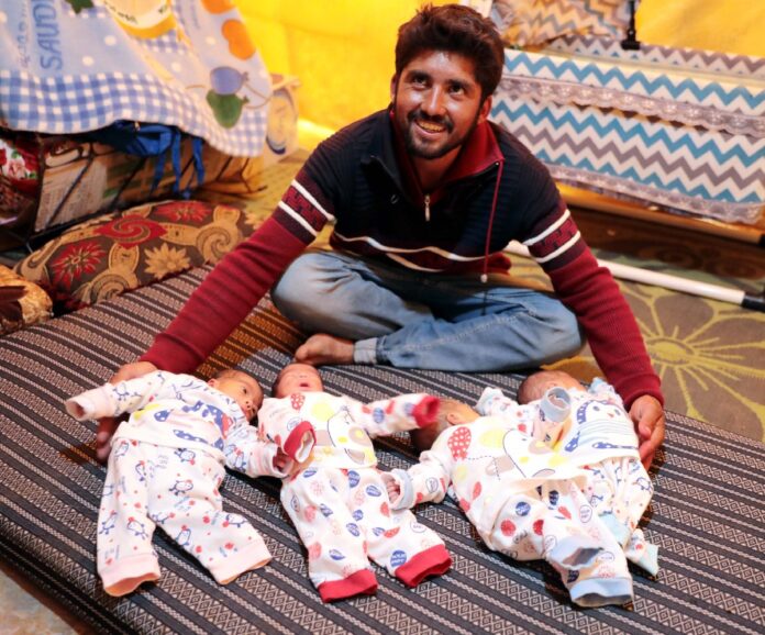 Türkiye'ye Sığınan Çiftin Çadırda Doğan Dördüzlerine Türk İsimleri Verildi!