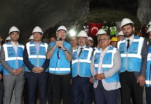 Bakan Karaismailoğlu: Ankara-Bursa ve Bursa-İstanbul arası 2 saat 15 dakika olacak