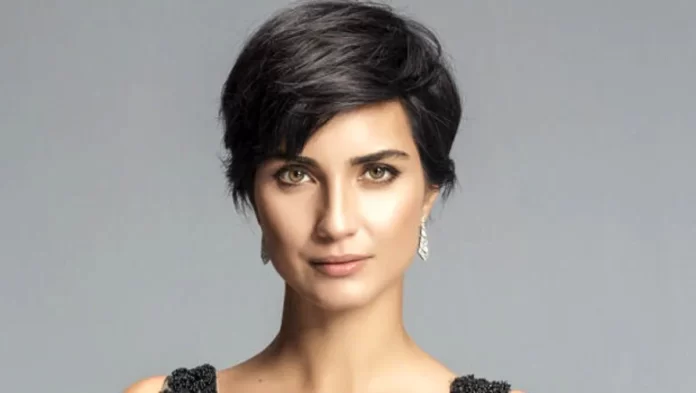 Tuba Büyüküstün Yüzüne Estetik Yaptırdı!