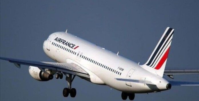 Air France kokpitte kavga eden iki pilotunu açığa aldı