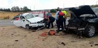 Çanakkale'de otomobiller çarpıştı! 5 kişi yaralandı!