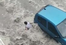 Esenyurt'ta 2 kişi sele kapıldı!