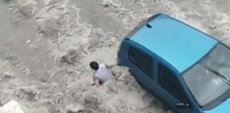 Esenyurt'ta 2 kişi sele kapıldı!