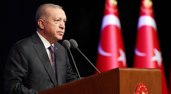 Cumhurbaşkanı Erdoğan: Öğretmenlerimizi ekonomik açıdan desteklemeye devam edeceğiz Cumhurbaşkanı Erdoğan: Öğretmenlerimizi ekonomik açıdan desteklemeye devam edeceğiz