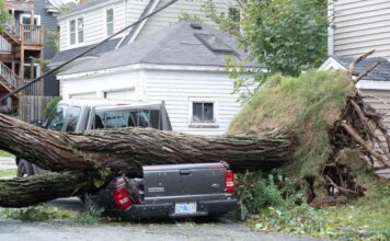 Fiona Kasırgası önüne geleni yutuyor! Fiona Kasırgası önüne geleni yutuyor!
