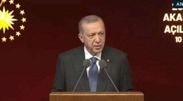 Cumhurbaşkanı Erdoğan’dan başörtüsü açıklaması Cumhurbaşkanı Erdoğan'dan başörtüsü açıklaması