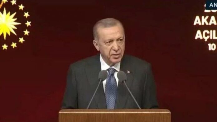 Cumhurbaşkanı Erdoğan'dan başörtüsü açıklaması Cumhurbaşkanı Erdoğan'dan başörtüsü açıklaması