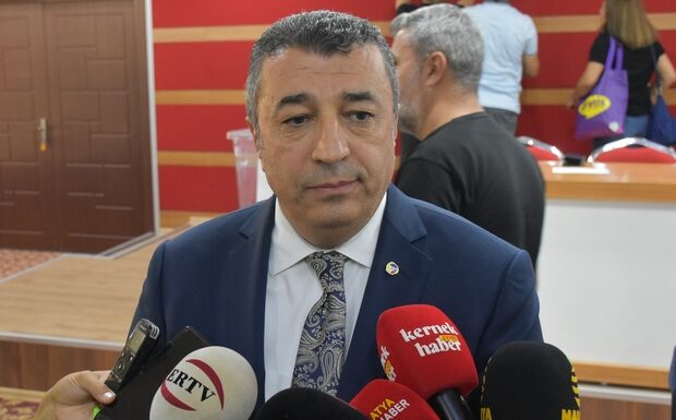 Malatya Ticaret Borsası Başkanlığına Ramazan Özcan yeniden seçildi Malatya Ticaret Borsası Başkanlığına Ramazan Özcan yeniden seçildi