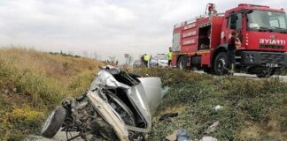 Çanakkale'de Otomobil Şarampole Yuvarlandı