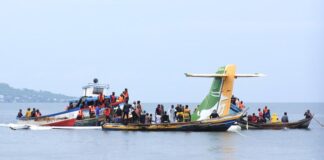 Tanzanya'da yolcu uçağı göle düştü 19 ölü var!