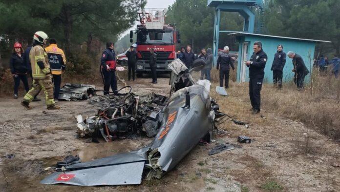 Bursa'da tek motorlu uçak düştü! Bursa'da tek motorlu uçak düştü!