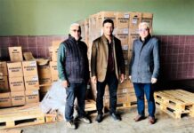 Deprem Bölgesinde Ramazan kolisi dağıtımı