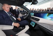 Cumhurbaşkanı Erdoğan, Togg’un yeni modelini inceledi