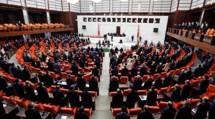 CHP’den kanun teklifi: ‘Devlet yurdunda 3 öğün yemek ücretsiz verilsin’