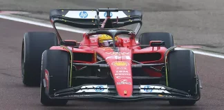 Lewis Hamilton Ferrari ile piste çıktı