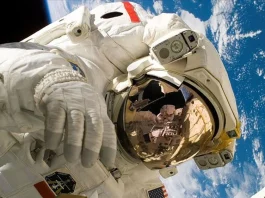 NASA’dan mahsur kalan astronotlara yeni görev: Uzayda yaşam arayacaklar!