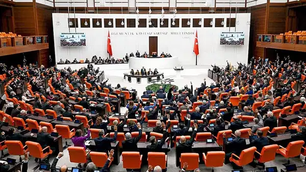 TBMM’de bu hafta gündem yoğun: AKP’den 30 maddelik yeni kanun teklifi