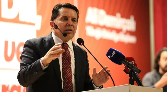 Ahmet Özer’den dikkat çeken ‘süreç’ değerlendirmesi: ‘Türkiye tarihsel bir yol ayrımında’