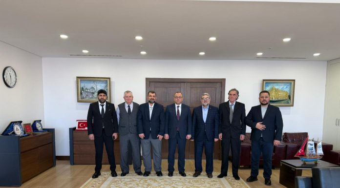 MANİSA VAKFINDAN MANİSALI HEMŞERİLERİ ESENYURT KAYMAKAMINA ZİYARET