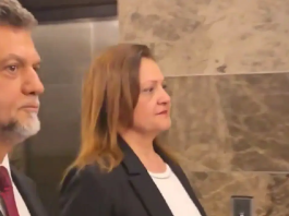 Burcu Köksal AKP Genel Merkezi’nde geldi