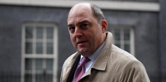 Rusya, eski İngiltere Savunma Bakanı Wallace hakkında arama kararı çıkardı