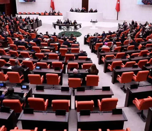 TBMM’de ‘süreç’ oturumu yeter sayı yokluğu nedeniyle kapandı