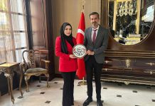BY Protokol Dergisi’nden Hat Sanatçısı ve Eğitimci Ebru Açıkgöz’e Anlamlı Ziyaret