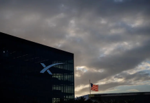 SpaceX rekor zarar açıklayacak. Hisseleri yarı yarıya eridi