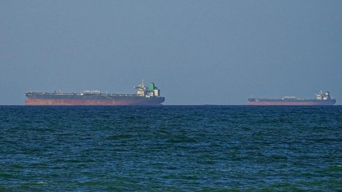 İranlı yetkili: Hürmüz Boğazı'nda vurulan gemilerden sızan petrol Umman Denizi'ne ilerliyor İranlı yetkili: Hürmüz Boğazı'nda vurulan gemilerden sızan petrol Umman Denizi'ne ilerliyor