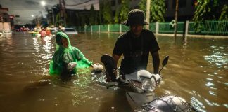 Tayland'ın başkenti Bangkok'ta etkili olan seller nedeniyle binlerce kişi tahliye edildi