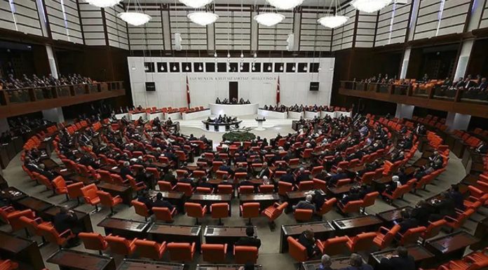 TBMM Okul Saldırılarının Nedenlerini Araştırma Komisyonu Manisa’da çalışmalarına başladı TBMM Okul Saldırılarının Nedenlerini Araştırma Komisyonu Manisa'da çalışmalarına başladı