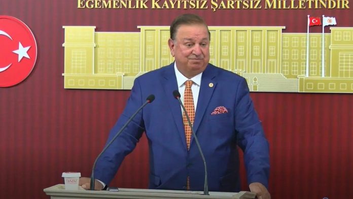 YRP İstanbul Milletvekili Bekin 'istemeyerek' istifa etti: 'Bana acı verse de...' YRP İstanbul Milletvekili Bekin 'istemeyerek' istifa etti: 'Bana acı verse de...'