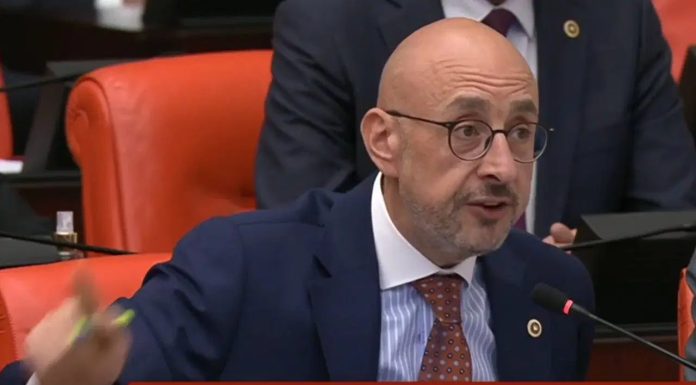 İYİ Partili Uğur Poyraz’dan iktidar sıralarına sert çıkış: ‘Hiç mi ar etmiyorsunuz, hiç mi hicap duymuyorsunuz?’ İYİ Partili Uğur Poyraz'dan iktidar sıralarına sert çıkış: 'Hiç mi ar etmiyorsunuz, hiç mi hicap duymuyorsunuz?'