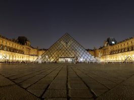 Louvre Müzesi onarılmazsa kapılarını halka kapatmak zorunda kalacak uyarısı Louvre Müzesi onarılmazsa kapılarını halka kapatmak zorunda kalacak uyarısı