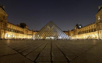 Louvre Müzesi onarılmazsa kapılarını halka kapatmak zorunda kalacak uyarısı Louvre Müzesi onarılmazsa kapılarını halka kapatmak zorunda kalacak uyarısı